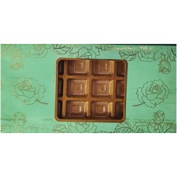 CHOCOLATE BOX 18 CAVITY RANDOM COLOUR RED / GREEN CHOCOLATE BOX 18 CAVITY RANDOM COLOUR RED / GREEN